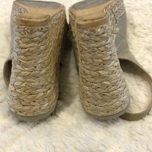 Escarpements à Talon Compensé 3 Pouces Franco Sarto - Noir Vernis, Bride Cheville, Taille 8.5 US Largeur M